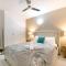 Arafura Abode - Oceanfront Stay with Stunning Views