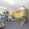 Resort-Style Sister Studios - Double Delight in the CBD