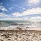 Ocean-View Balcony Beachfront Hollywood Apt! - Hollywood