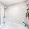 Pass the Keys 58 LW Ave Stunning 2BR Terrace Top Location Lots Nearby - Belfast