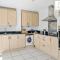 The Penthouse 3 Bedroom Apartment by Sambridge Stays - Watford