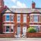 Central 5 Bedroom Townhouse perfectly located 2 mins walk from the Train Station