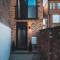 Central 5 Bedroom Townhouse perfectly located 2 mins walk from the Train Station