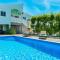Holiday House Marina with pool