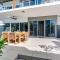 Poolside Gunya Luxury Living in Fannie Bay