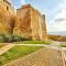 300yr old, self catering, tiny house in Victoria Centre, Gozo