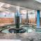 Sophisticated MTN 2 Bedroom Pool Hot Tub managed by Little Sister Getaways