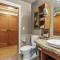 Sophisticated MTN 2 Bedroom Pool Hot Tub managed by Little Sister Getaways