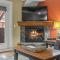 Sophisticated MTN 2 Bedroom Pool Hot Tub managed by Little Sister Getaways