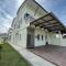 Titihouse Spacious Semi-D for 10 pax near Iconcity Autocity