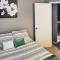 Modern Townhome with Fireplace Near Stoll Park