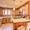 Walk to Shuttle Breckenridge Retreat with Balcony! - بريكنريدج