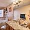 Walk to Shuttle Breckenridge Retreat with Balcony! - بريكنريدج