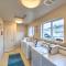 Anacortes Condo about 1 Mi to Marina and Fidalgo Bay!