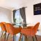 Grace House - Prime Location - Driveway Parking, Pool Table, Fast Wifi, Self Check-In and Smart TV with Sky TV and Netflix by Yoko Property - Milton Keynes