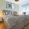 Grace House - Prime Location - Driveway Parking, Pool Table, Fast Wifi, Self Check-In and Smart TV with Sky TV and Netflix by Yoko Property - Milton Keynes