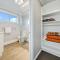 The Mountain House - Luxury 4BR Home l WiFi l Netflix l BBQ l Nespresso Machine