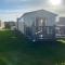 Modern 3 bedroom caravan near the beach
