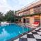 StayVista's Vine & Splash - Riverside villa with an infinity pool and indoor games - Karjat