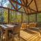Mountaintown Creekside Cabin Getaway