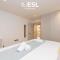 High Quality 2 Bedroom Church Apartment 5 Mins to Town Centre - Free Parking
