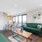 Elliot Oliver - Stunning Three Bedroom Penthouse With Large Terrace & Parking