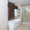 20 Golf Place