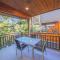 The Perch Modern 2 Bed Cabin with Patio and Hot Tub