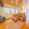 The Perch Modern 2 Bed Cabin with Patio and Hot Tub