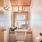 5 Mi to Hiking Custom Cabin with Deck in Arnold! - أرنولد
