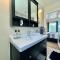 Uniquely styled home minutes to Downtown Sac! - غرب ساكرامنتو