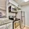 Dallas Boutique Flat + Arboretum Tickets Included