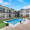 Dallas Boutique Flat + Arboretum Tickets Included