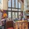 Luxury Sapphire Cabin Mtn Views and Resort Access!