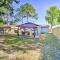 Blue Cottage in the Bayou with Private Yard! - Батон-Руж