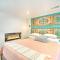 Luxury Spa Retreat Private Courtyard and More!