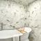 Luxury Spa Retreat Private Courtyard and More!