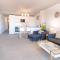 Apt w Beach/Mountain Views, Pool and Parking - Tarifa