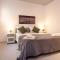 Apt w Beach/Mountain Views, Pool and Parking - Tarifa