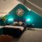Auckland View - a comfy & spacious 4bed with views