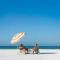 Rowena House 2bd Den 2bth Heated Pool Near Siesta Key - 萨拉索塔