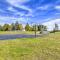 Newcomb Retreat with Mountain Views and Fire Pit! - Newcomb