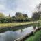 Stunning, large 1 bed riverside flat - 伦敦