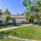 Spacious Home with Garden & Pool - Northridge