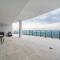 Amazing 3 Bed 4 Bath Penthouse with Roof Top Terrace close to Airport