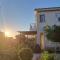 Fab Sea and Mountain View Villa, walking distance from the Sandy Beach