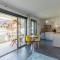 Grand studio bord du lac