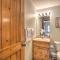 Walk to Ski Lift Renovated Condo in Breckenridge! - 布雷肯里奇