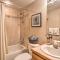 Walk to Ski Lift Renovated Condo in Breckenridge! - 布雷肯里奇