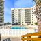 Sleek Pensacola Beach Condo Patio, Walk to Beach - شاطئ بينساكولا